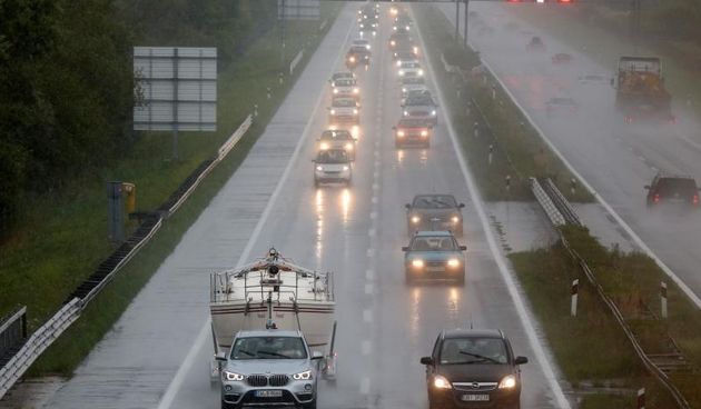 Donja Zdenčina: Zbog smjene turista i obilne kiše, na autocesti se stvaraju kolone
