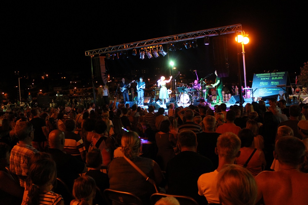 10. međunarodna trka tovarov Tisno 2015