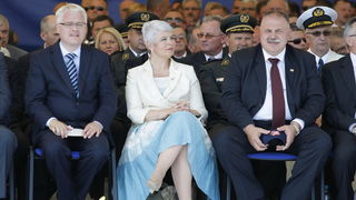 Knin, 050810.
Proslava Dana pobjede i 15. godisnjice akcije Oluja u Kninu.
Na fotografiji: Luka Bebic, Jadanka Kosor, Ivo Josipovic
Foto: Jakov Prkic / Cropix Knin, 050810.
Proslava Dana pobjede i 15. godisnjice akcije Oluja u Kninu.
Na fotografiji: Luka Bebic, Jadanka Kosor, Ivo Josipovic
Foto: Jakov Prkic / Cropix