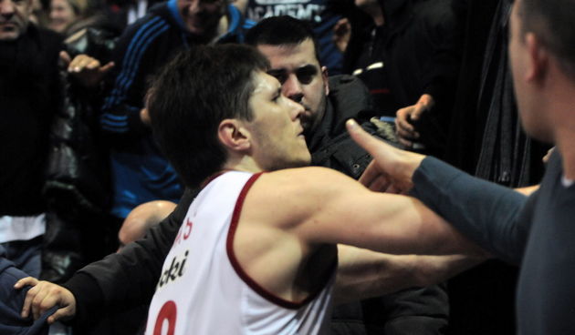 Zagreb, 070213.KC Drazen Petrovic, Savska cesta 25.Finale Kupa Hrvatske Kresimir Cosic.Utakmica KK Cibona – KK Cedevita.Nakon zavrsetka utakmice doslo je do incidenta pri kojemu je igrac Cedevite Marko Tomas udario covjeka u publici. Tomas je, navodno