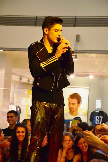 Supernova: Adio školo uz uručenje nagradnog automobila Audi A 1 i velike donacije u visini 50.000 kn HCK-u Supernova: Adio školo uz uručenje nagradnog automobila Audi A 1 i velike donacije u visini 50.000 kn HCK-u