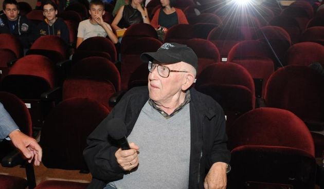 25.09.2014., Knin – U sklopu Edukacijskih jutara i Festivala tolerancije u Kninu je gostovao dvostruki oscarovac Branko Lustig. Poznati oscarovac je uz projekciju filma odrzao i predavanje kninskim srednjoskolcima. Photo: Hrvoje Jelavic/PIXSELL