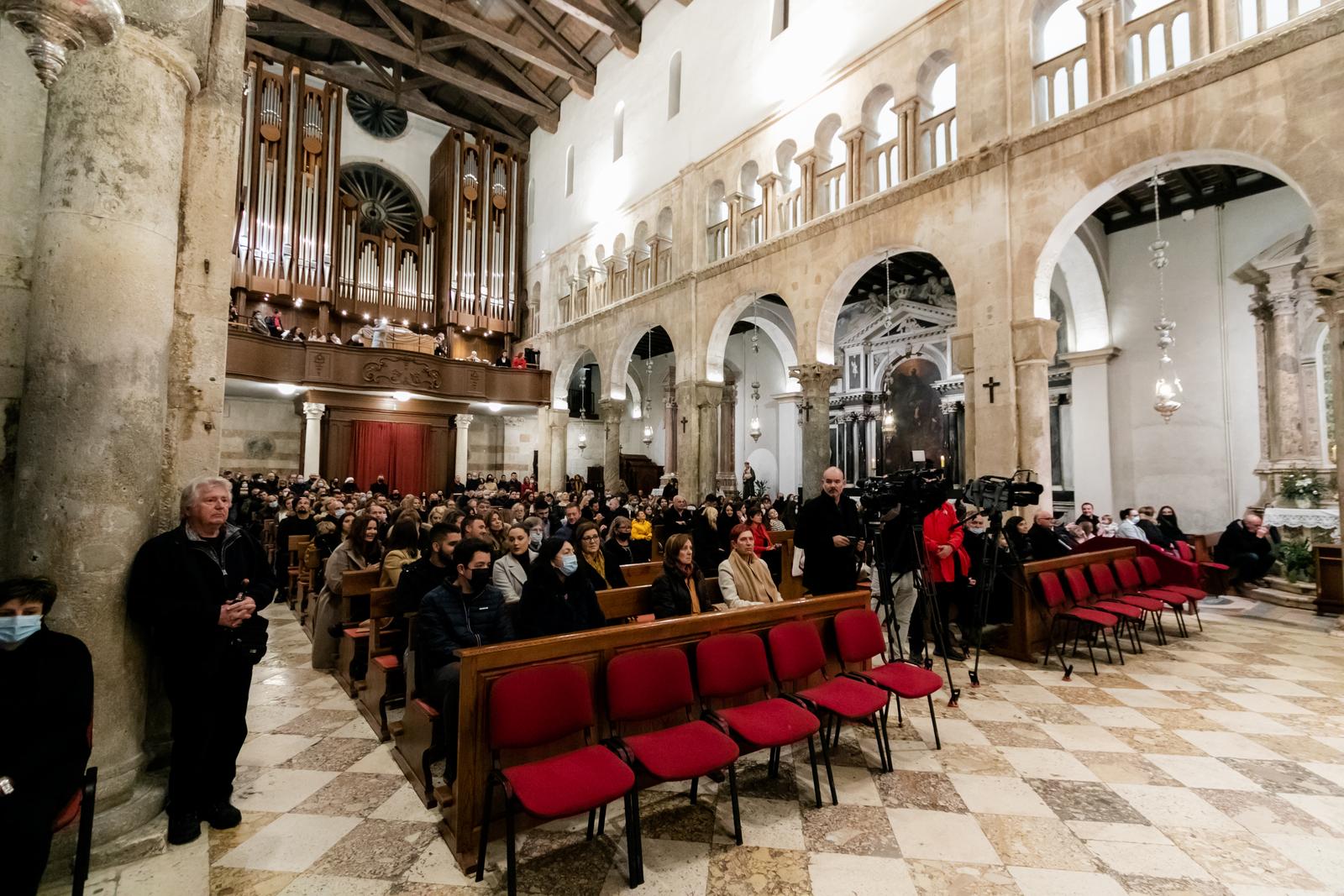Polnoćka u katedrali svete Stošije