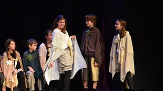 Premijera predstave “U sjeni” udruge “Igrajmo se” Premijera predstave “U sjeni” udruge “Igrajmo se”