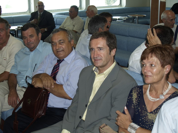 OLYMPUS DIGITAL CAMERA OLYMPUS DIGITAL CAMERA