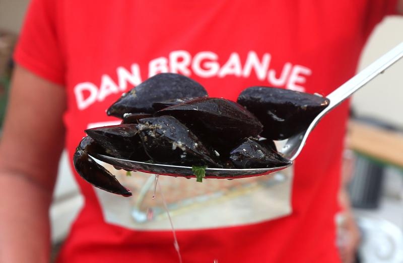 Betina: Održana 49. fešta od školjaka – Dan brganje. Photo: Duško Jaramaz/PIXSELL