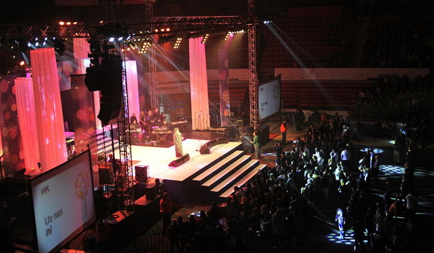 Zagreb, 270213,
KC Drazen Petrovic.
Humanitarni koncert za pomoc osobama s autizmom Mali dom za velike ljude na kojem nastupaju izvodjaci Hit Recordsa . Akcijom se prikuplja novac za preuredjenje bivseg djecjeg vrtica u Dubravi u dom za odrasle s autizmom