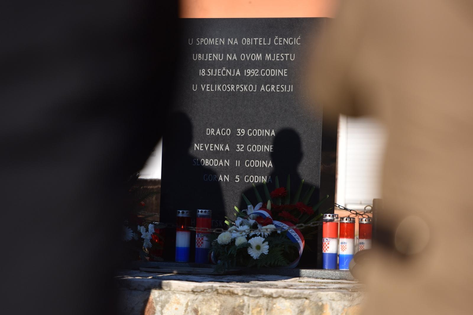 Ervenik: Obilježena 26. godišnjica stradanja obitelji Čengić