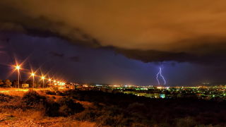 Munje nad Zadrom 16. studenog 2014.  Foto: Roberto Lerga
