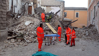 Potres u LAquili (Foto: lastampa.it)