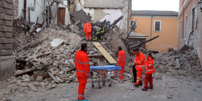 Potres u LAquili (Foto: lastampa.it) Potres u LAquili (Foto: lastampa.it)