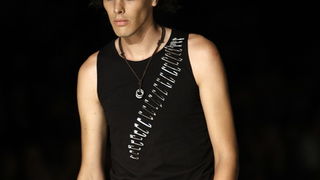 Zagreb, 250909.
U staroj tvornici Zagrepcanka od 24.09.-26.09. odrzava se modna revija Dove Fashion.hr.
Modna revija: Stjepan Cuka.
Foto: Dragan Matic / Cropix