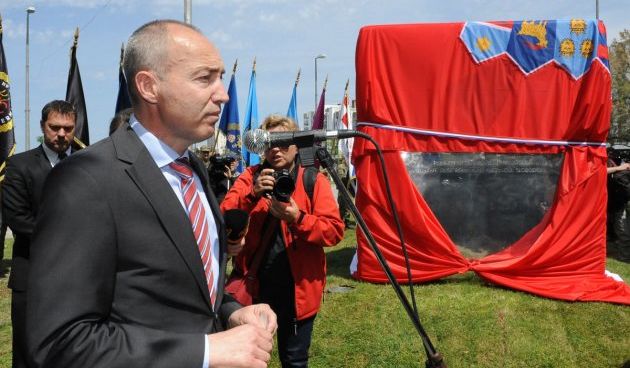 Ministar obrane na otkrivanju spomenika poginulim braniteljima