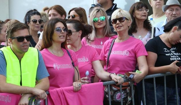 Građani prosvjedom pokušavaju spriječiti ovrhu nad sedmogodišnjim Cesareom