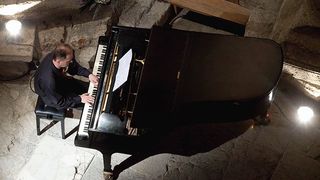 Image 1082121 (auto)