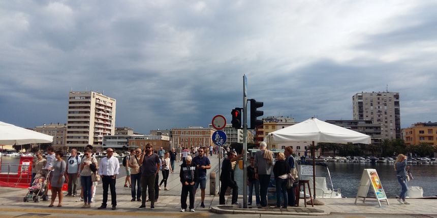 Oblaci, oblačno, kiša, gradski most Oblaci, oblačno, kiša, gradski most