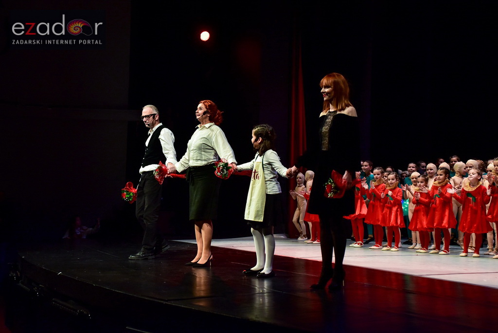 Predstava “Odgojoj” Plesne udruge Gesta u HNK Zadar