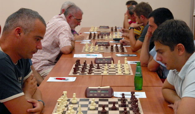 Sibenik, 290909.
Hoteli Solaris. 
Sahovsko prvenstvo RH, nastup Sahovskog kluba Sibenik.
Na slici: susret protiv Djakova.
Foto: Niksa Stipanicev / CROPIX