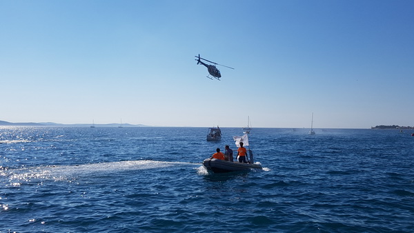 Sasvim osoban doživljaj – 10. dm Millennium Jump sa zadarske rive. Foto: Mladen Malik Barba Sasvim osoban doživljaj – 10. dm Millennium Jump sa zadarske rive. Foto: Mladen Malik Barba