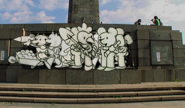 Film Stric Toni, tri budale i tajna služba