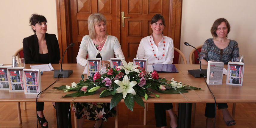 julienne eden busic knjiga – ziva glava sveuciliste
31.05.12. julienne eden busic knjiga – ziva glava sveuciliste
31.05.12.