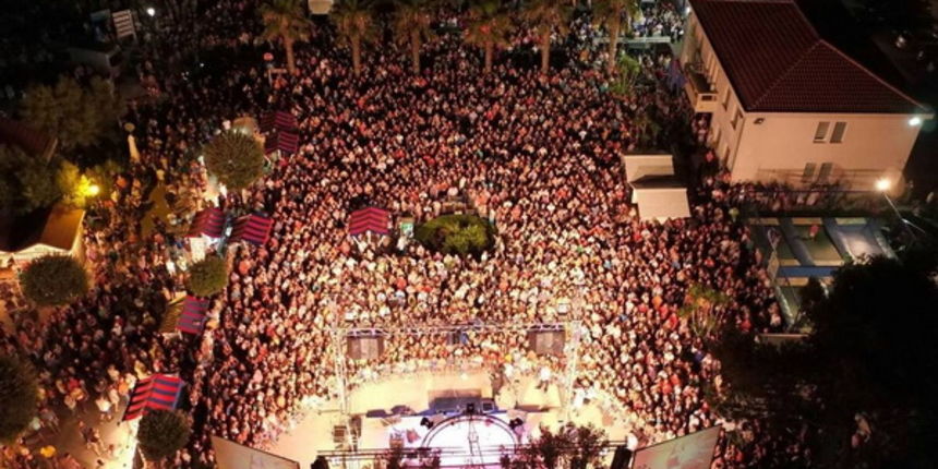 Virska noć 2016: Jelena Rozga i spektakularni vatromet za 25 tisuća fanova. Foto: Virski list Virska noć 2016: Jelena Rozga i spektakularni vatromet za 25 tisuća fanova. Foto: Virski list