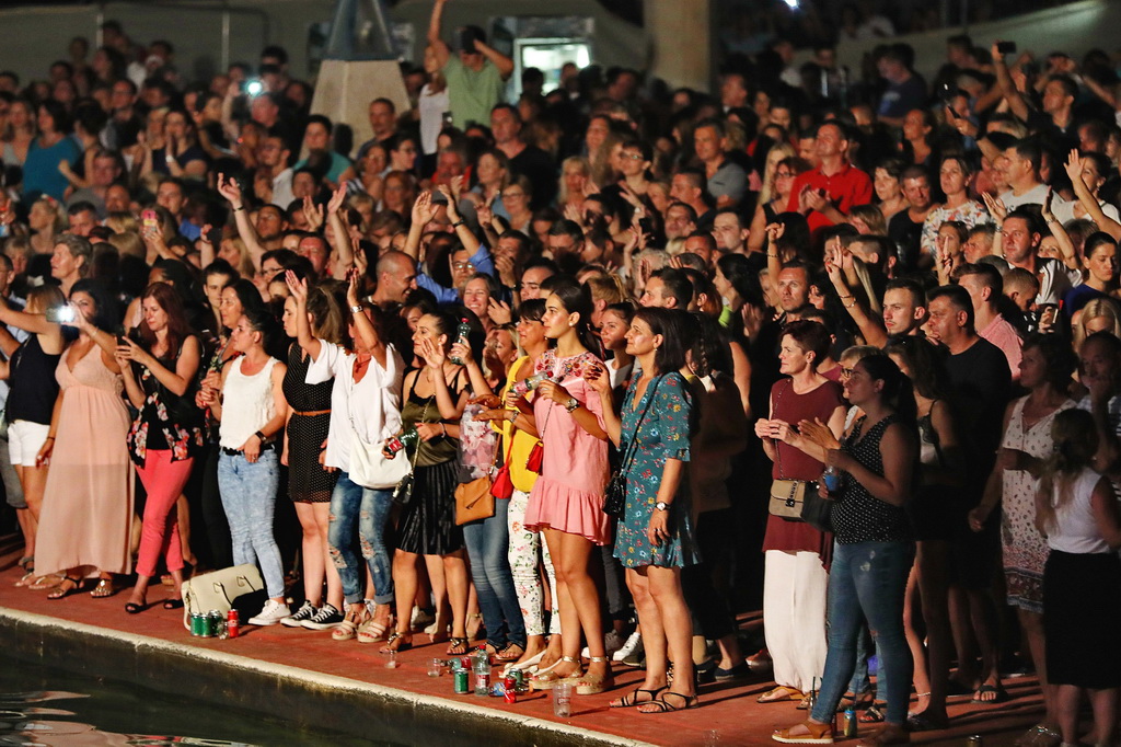 Halid Bešlić maestralno zaključio koncertnu sezonu u Biogradu na Moru