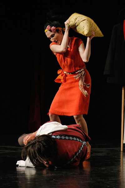 Zadarska Noć kazališta – “Teštament” (foto:Saša Čuka) Zadarska Noć kazališta – “Teštament” (foto:Saša Čuka)