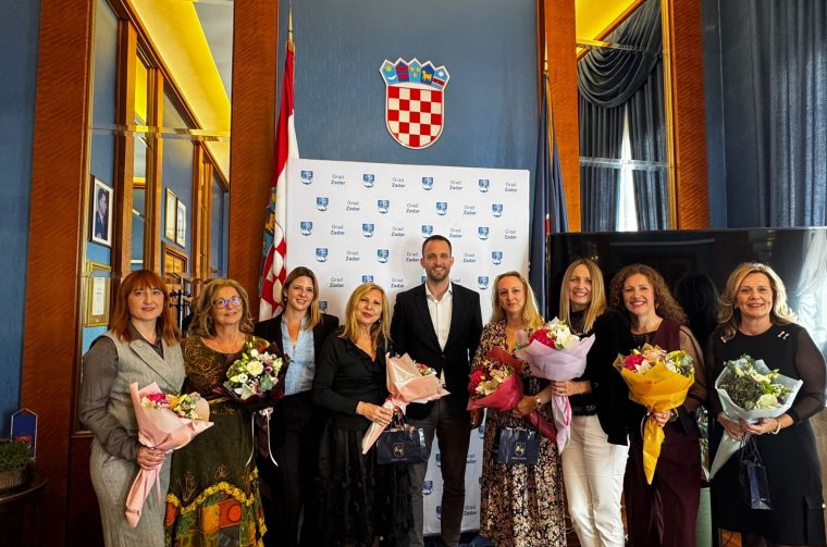 Nagrađene učiteljice kod gradonačelnika Erlića