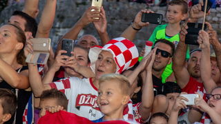 Veličanstven doček četvorice zadarskih Vatrenih od Gradskog mosta do Foruma