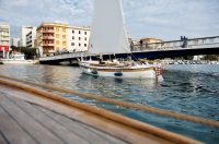 Defile tradicijskih brodova u uvali Jazine