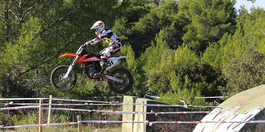 Cross country utrka, motocikl, motor Cross country utrka, motocikl, motor