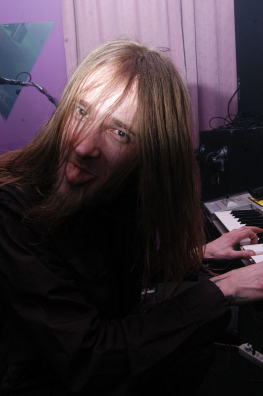 Rising Dream u klubu Satir