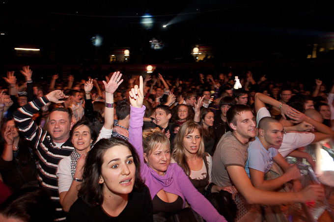 Karlovacko live: Halid Beslic i Crvena jabuka u dvorani Kresimir Cosic u Zadru, Foto: Leo Banic Karlovacko live: Halid Beslic i Crvena jabuka u dvorani Kresimir Cosic u Zadru, Foto: Leo Banic