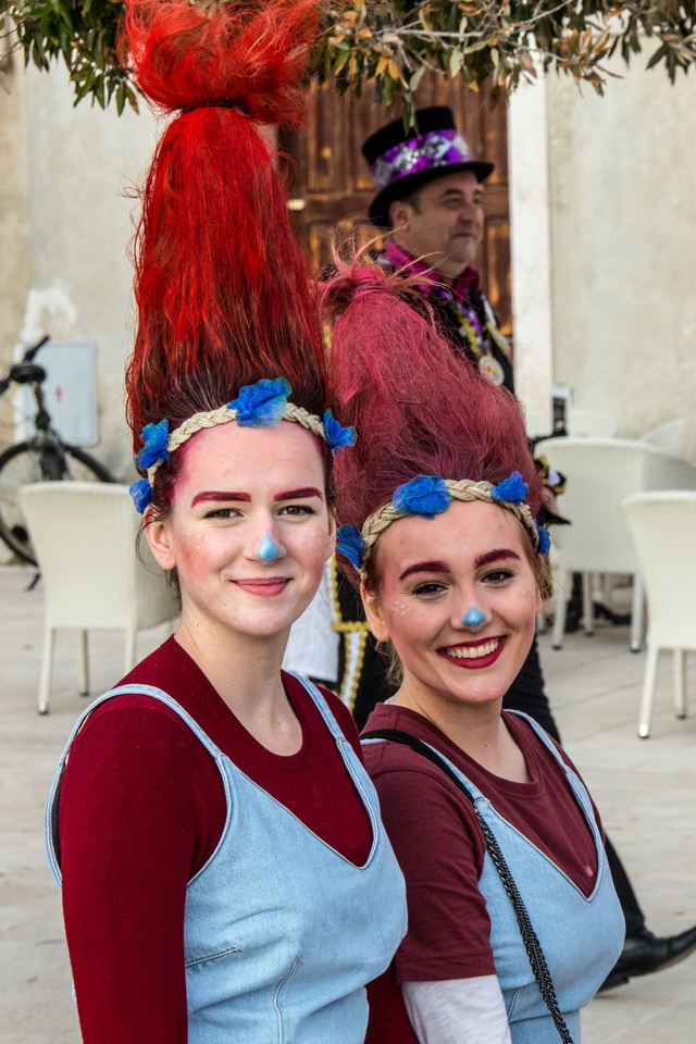 Paški zimski karneval 2017.- Maškarane skupine u karnevalskoj povorci Paški zimski karneval 2017.- Maškarane skupine u karnevalskoj povorci
