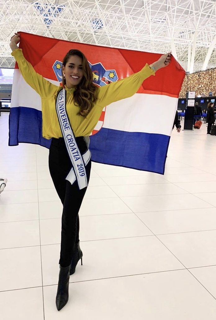 Mia Rkman, Miss Universe Hrvatske 2019. otputovala je na svjetski izbor Miss Universe 2019 koji će se 8. prosinca održati u Atlanti uz izravan prijenos na FOX televiziji.  Ljepotice sa svih krajeva zemaljske kugle počele su pristizati u Atlantu, a već i p