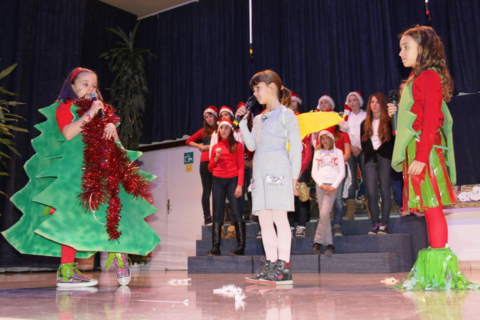 Božićna priredba OŠ Smiljevac Božićna priredba OŠ Smiljevac