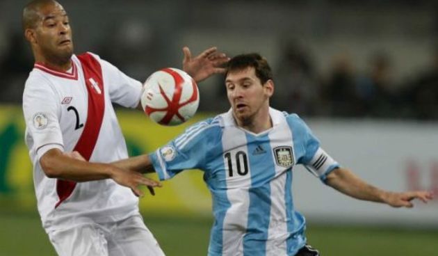 Peru – Argentina: Lionel Messi i Alberto Rodriguez, foto: AP Photo