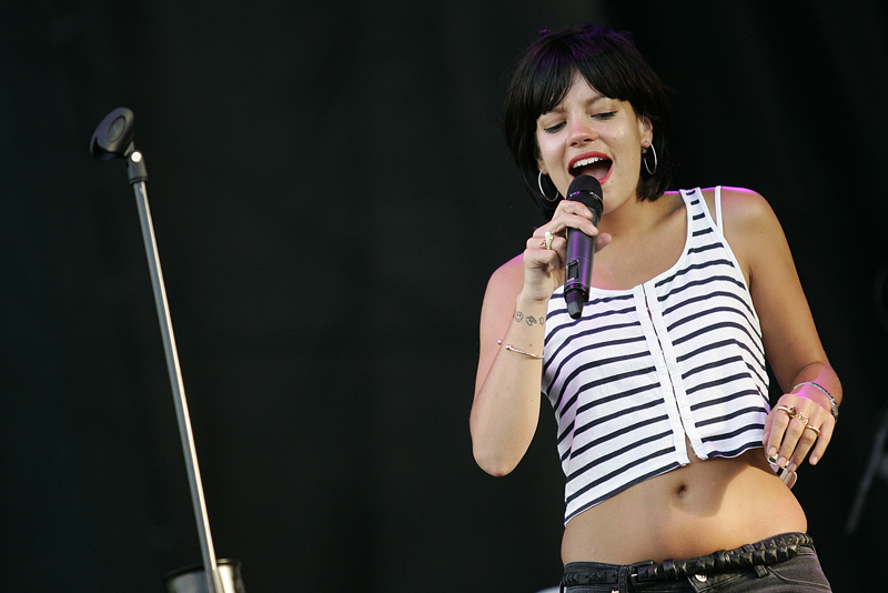 Zagreb, 240609.
Prva vecer T-mobile IN Music Festivala koji se odrzava na Jarunu na dvije pozornice. Kao zvijezde prve veceri najavljeni su Lilly Allen, Kraftwerk, Franz Ferdinand na T-mobile stageu i Rokia Traore na Nokia stageu. 
Na slici: Lilly Allen.