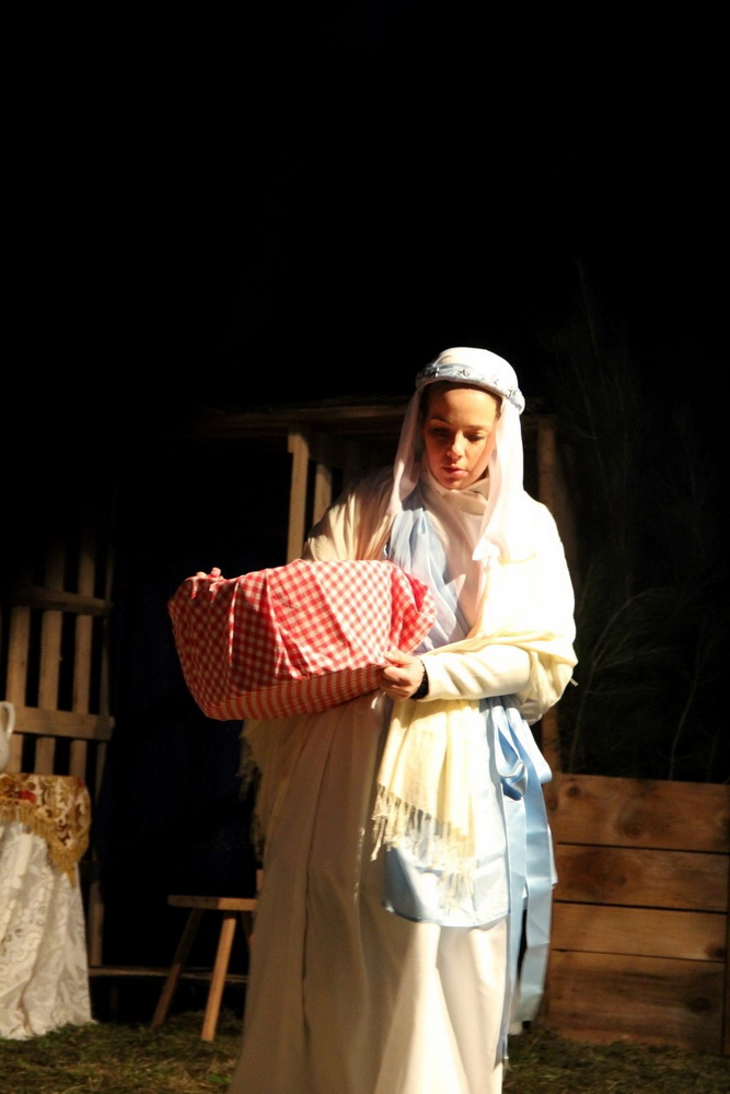 U Diklu kod bunara upriličene žive jaslice U Diklu kod bunara upriličene žive jaslice