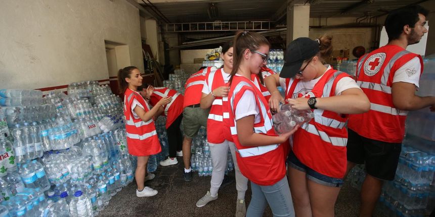 Crveni križ, humanitarni rad