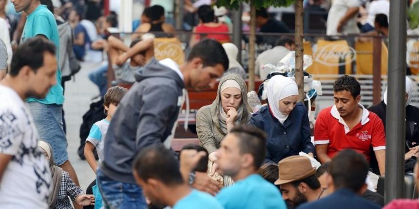 Izbjeglice i imigranti na željezničkom kolodvoru Keleti ulicama Budimpešte, Photo: Marko Jurinec/PIXSELL