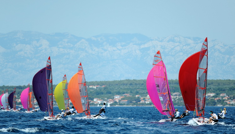 Zadar, 080711.
Svjetsko juniorsko prvenstvo u jedrenju 07.-15.srpnja 2011.
ISAF 2011.
U organizaciji jedrlicarskog kluba Uskok iz Zadra odrzava se svjetsko juniorsko prvenstvo u jedrenju za klase SL 16, 420, 29er, Laser i RS-X. Na prvenstvu se natjece 350 Zadar, 080711.
Svjetsko juniorsko prvenstvo u jedrenju 07.-15.srpnja 2011.
ISAF 2011.
U organizaciji jedrlicarskog kluba Uskok iz Zadra odrzava se svjetsko juniorsko prvenstvo u jedrenju za klase SL 16, 420, 29er, Laser i RS-X. Na prvenstvu se natjece 350
