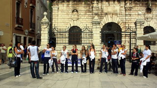 Narodni trg: Predstavljene košarakašice i košarkaši Zadra. foto: Mladen Malik