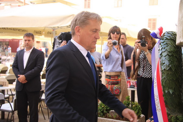 Polaganje lovorovog vijenca na spomen obilježje u povodu Dana antifašističke borbe Polaganje lovorovog vijenca na spomen obilježje u povodu Dana antifašističke borbe