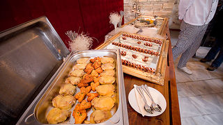 Restoran Pet bunara – “Šinjorina Dunja” (foto:Saša Čuka) Restoran Pet bunara – “Šinjorina Dunja” (foto:Saša Čuka)