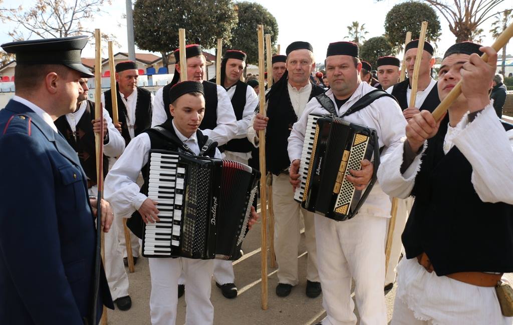 2. Međunarodna karnevalska povorka Virskih maškara