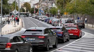 Prometna gužva na raskrižju u Jazinama