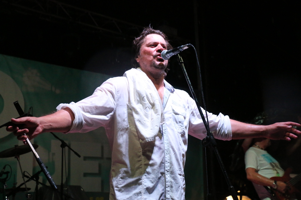 S Alenom Islamovićem po pljusku pjevalo šest tisuća Virana