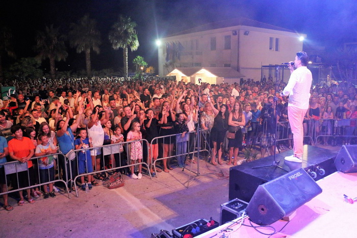 Virska fešta: Koncert Jole i ponoćni vatromet. Foto: Virski list